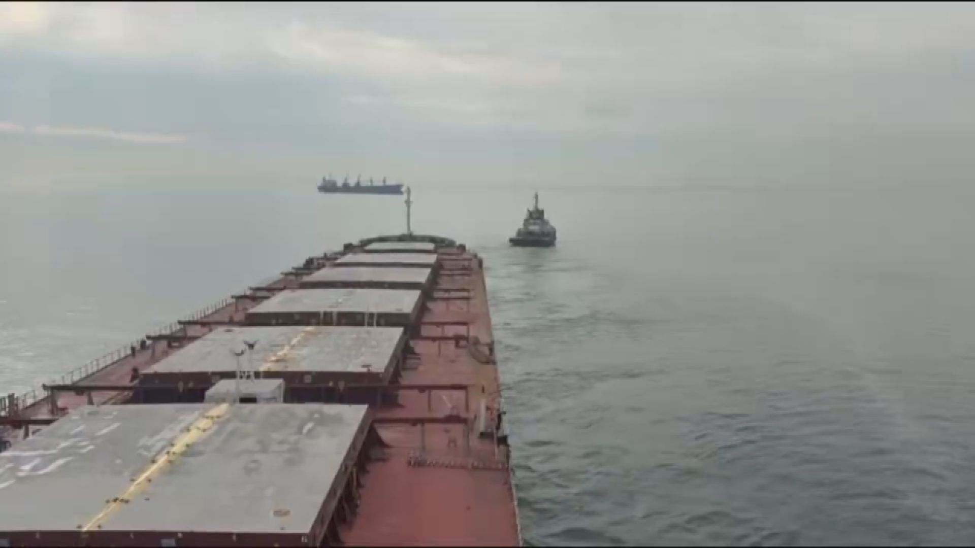 Fatih Ahırkapı Demir Sahası'nda Panama bayraklı yük gemisi karaya oturdu.