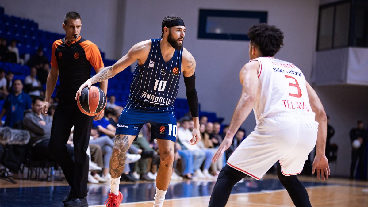 Anadolu Efes, EuroLeague'in 23. haftasında yapılacak Hapoel IBI karşılaşmasının Bulgaristan'ın