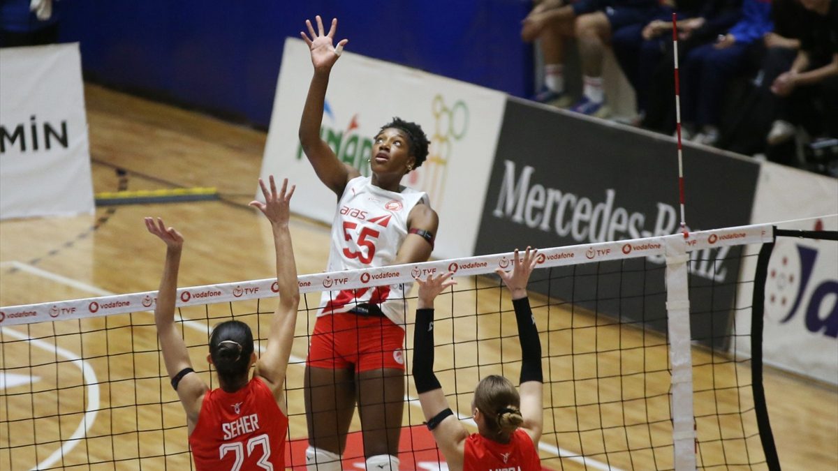 Voleybol Sultanlar Ligi'nin 9. haftasında Aras Kargo, deplasmanda Aydın Büyükşehir