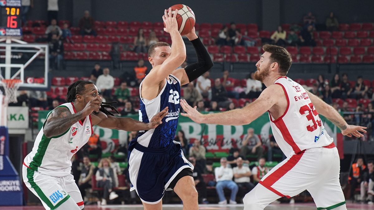 Türkiye Basketbol Süper Ligi'nin 12. haftasında Bahçeşehir Koleji, deplasmanda Karşıyaka'yı