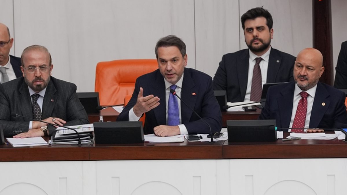 Enerji ve Tabii Kaynaklar Bakanı Alparslan Bayraktar, herkesin kullandığı nükleer