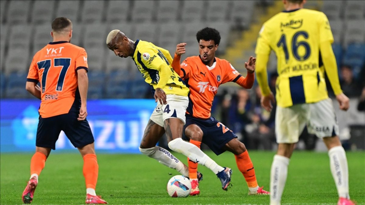 Fenerbahçe, Süper Lig'in 15. haftasında Başakşehir'e konuk olacak. İki takımın