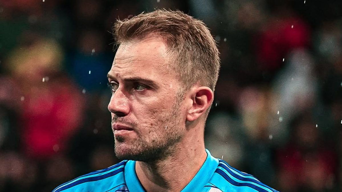 Beşiktaş'ta Sergen Yalçın'ın eldivenleri Ersin Destanoğlu'na vermesi sonrası Mert Günok'un