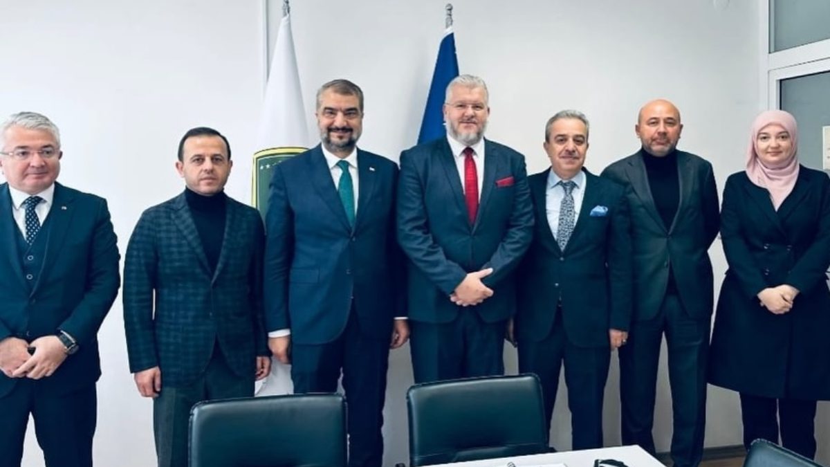 Bosna'da temaslarda bulunan Türk Dünyası Parlamenterler Vakfı (TDPV) Abdullah Çalışkan,