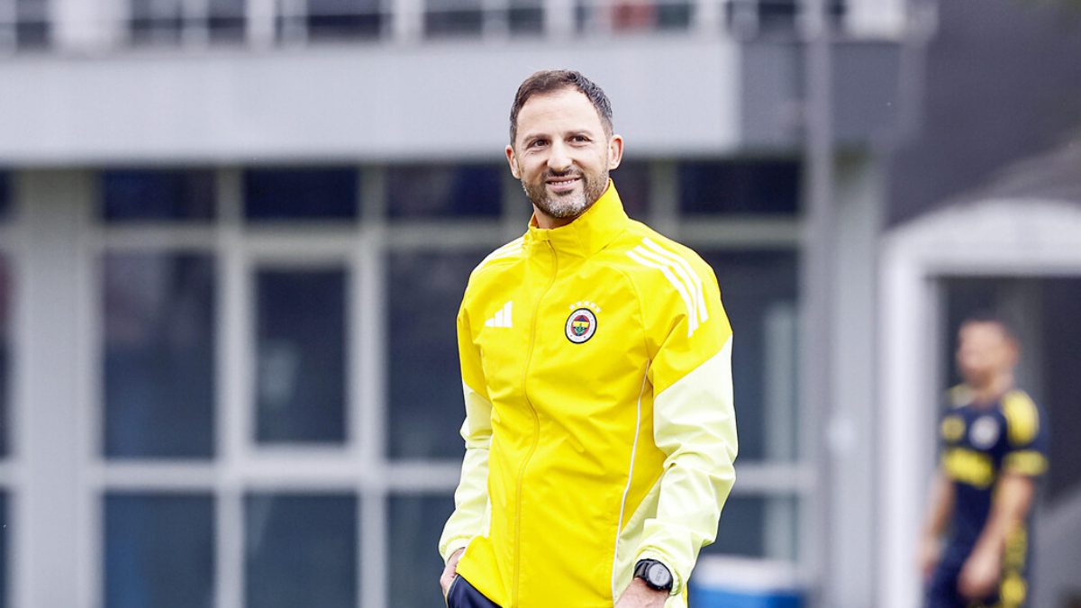 Fenerbahçe Teknik Direktörü Domenico Tedesco, santrfor bölgesinde eksiklik nedeniyle Kerem