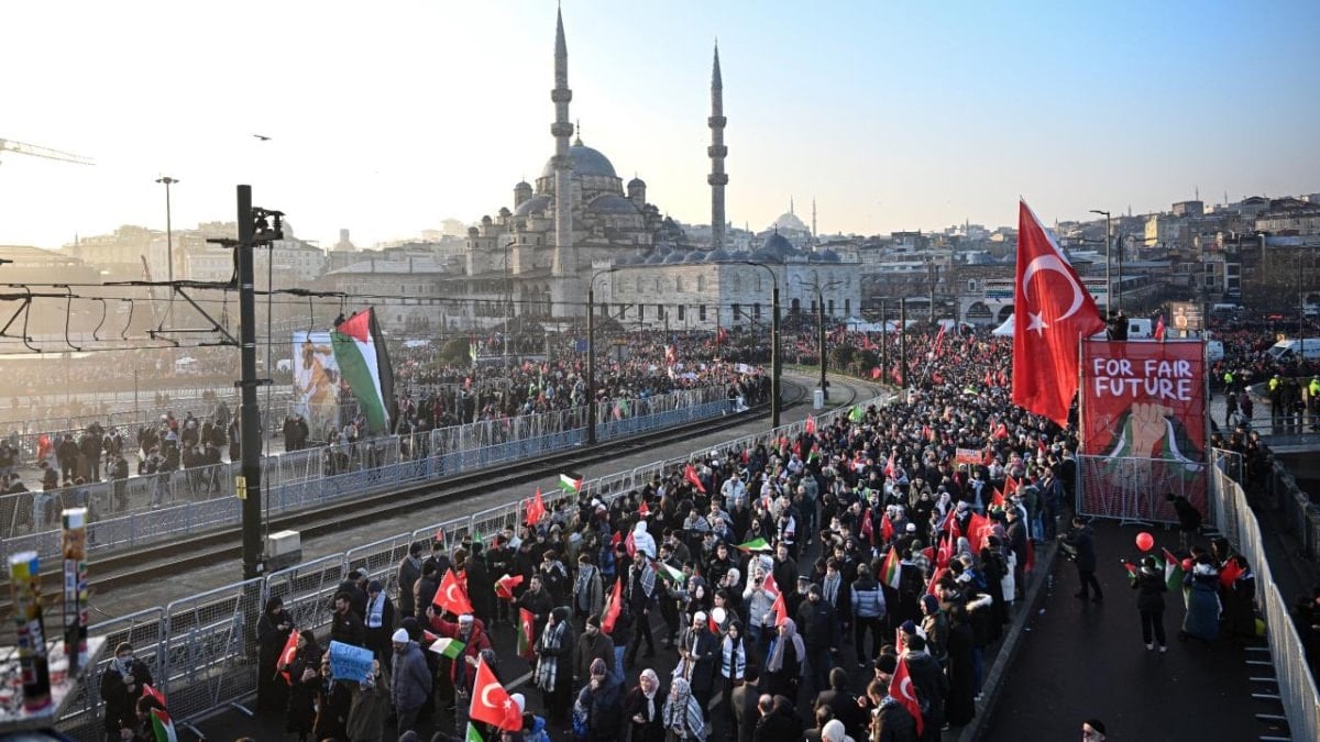 Türk spor camiasının önde gelen kulüpleri, Trabzonspor, Galatasaray, Fenerbahçe ve