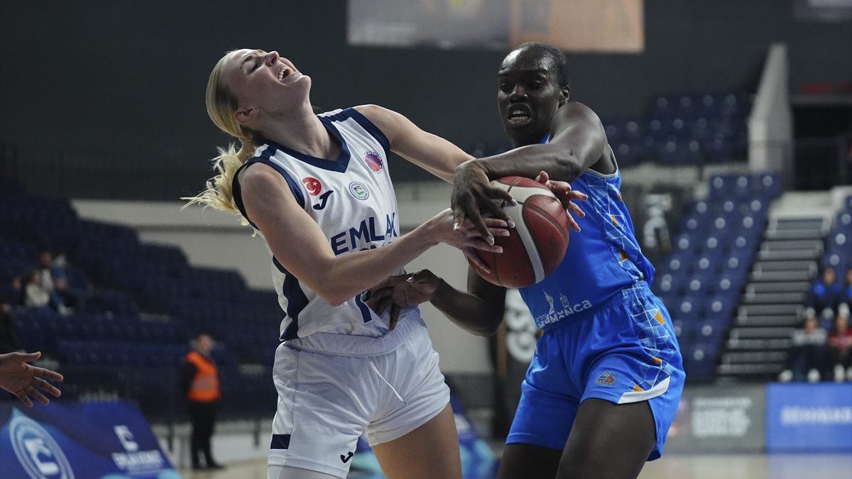 FIBA Kadınlar Avrupa Kupası play-off turu ilk maçında Emlak Konut,