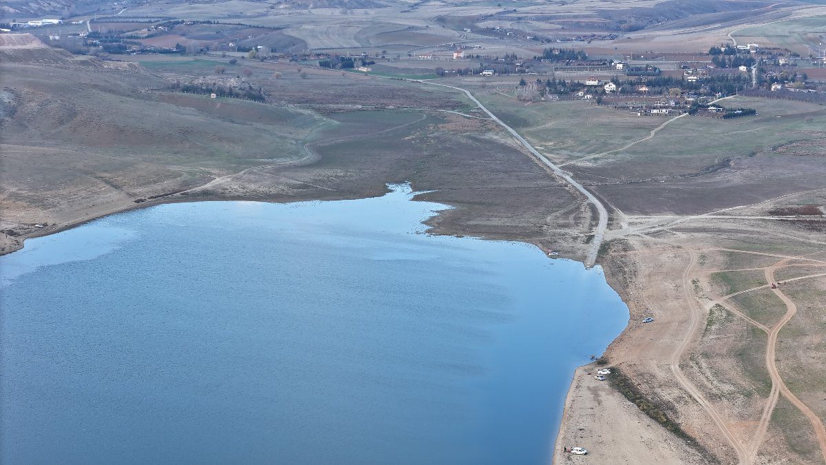 Eskişehir'deki Keskin Barajı'nın 2 yıl arayla çekilen drone görüntüleri, kuraklık