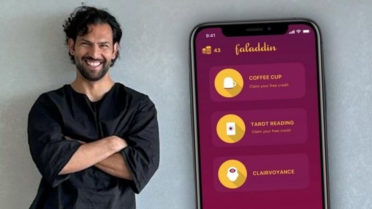 "Faladdin" ve "Binnaz" isimli fal uygulamalarının kurucusu Sertaç Taşdelen, ev