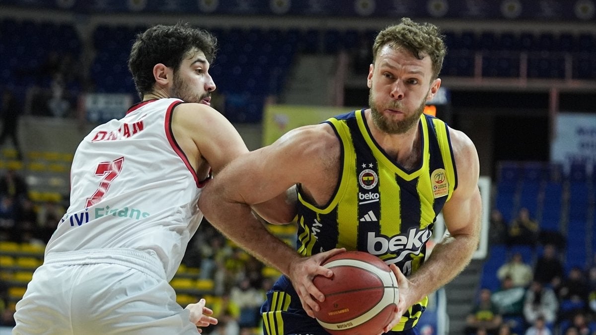 Türkiye Basketbol Süper Ligi'nin 13. haftasında Fenerbahçe, sahasında Manisa Basket'i