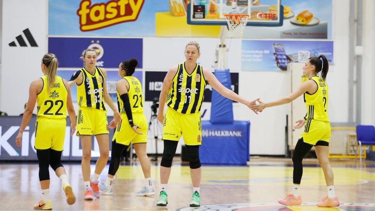 Kadınlar Basketbol Süper Ligi'nde 13. haftasında Fenerbahçe, sahasında OGM Ormanspor'u
