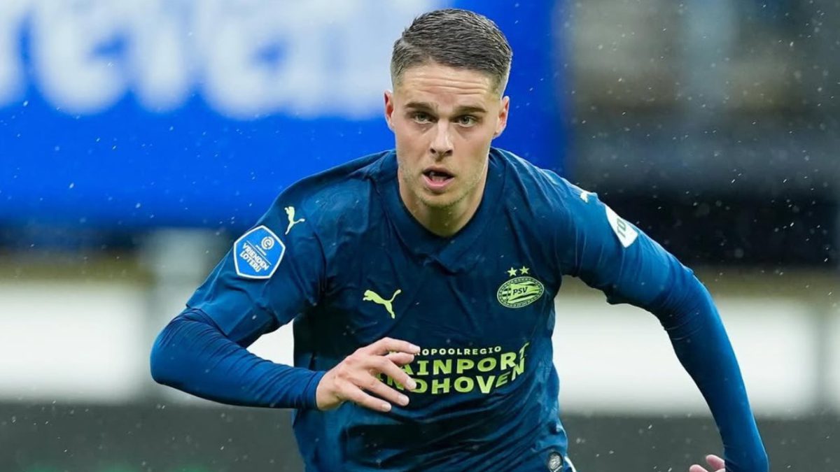 Orta saha takviyesi yapmak isteyen Fenerbahçe, PSV forması giyen Hollandalı