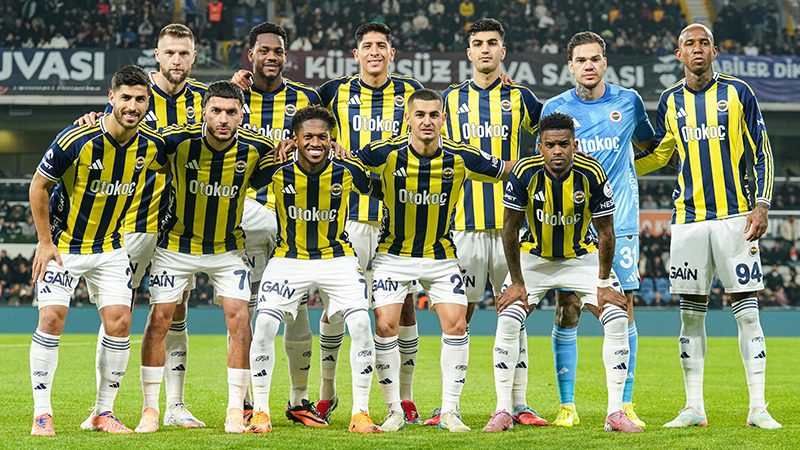 Süper Lig'de Başakşehir deplasmanına çıkan Fenerbahçe'de sakatlık problemi yaşandı.