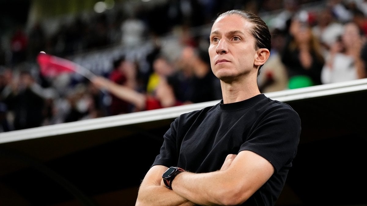Brezilya ekibi Flamengo, teknik direktör Filipe Luis ile Aralık 2027'ye