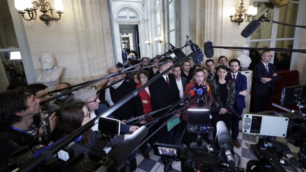 Fransa'da gazeteciler basının görevini yapmasını engelleyen İsrail'e karşı yargı yoluna