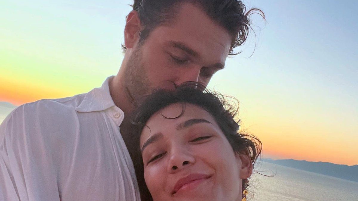 Aybüke Pusat ile yaşadığı aşkla dikkat çeken ünlü oyuncu Furkan