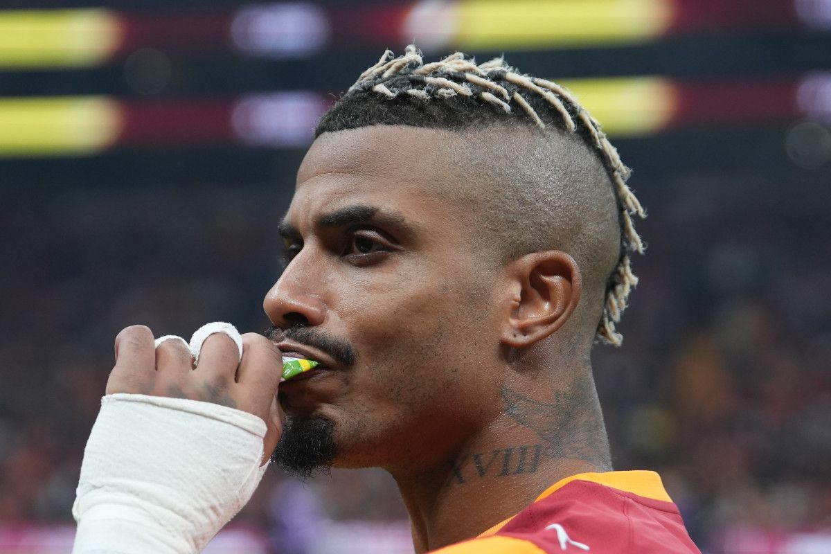 Galatasaray'da oyuna devam edemeyen Mario Lemina, devre arasında yerini Arda