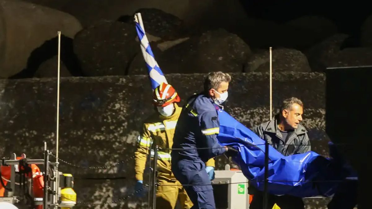 Akdeniz'i geçmeye çalışırken Girit Adası açıklarında alabora olan göçmen teknesinde