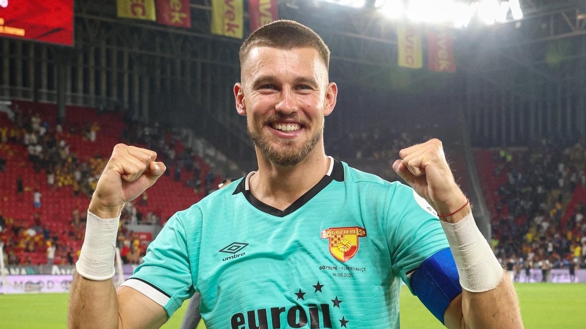 Göztepe'nin Polonyalı eldiveni Mateusz Lis, bu sene ise bambaşka bir
