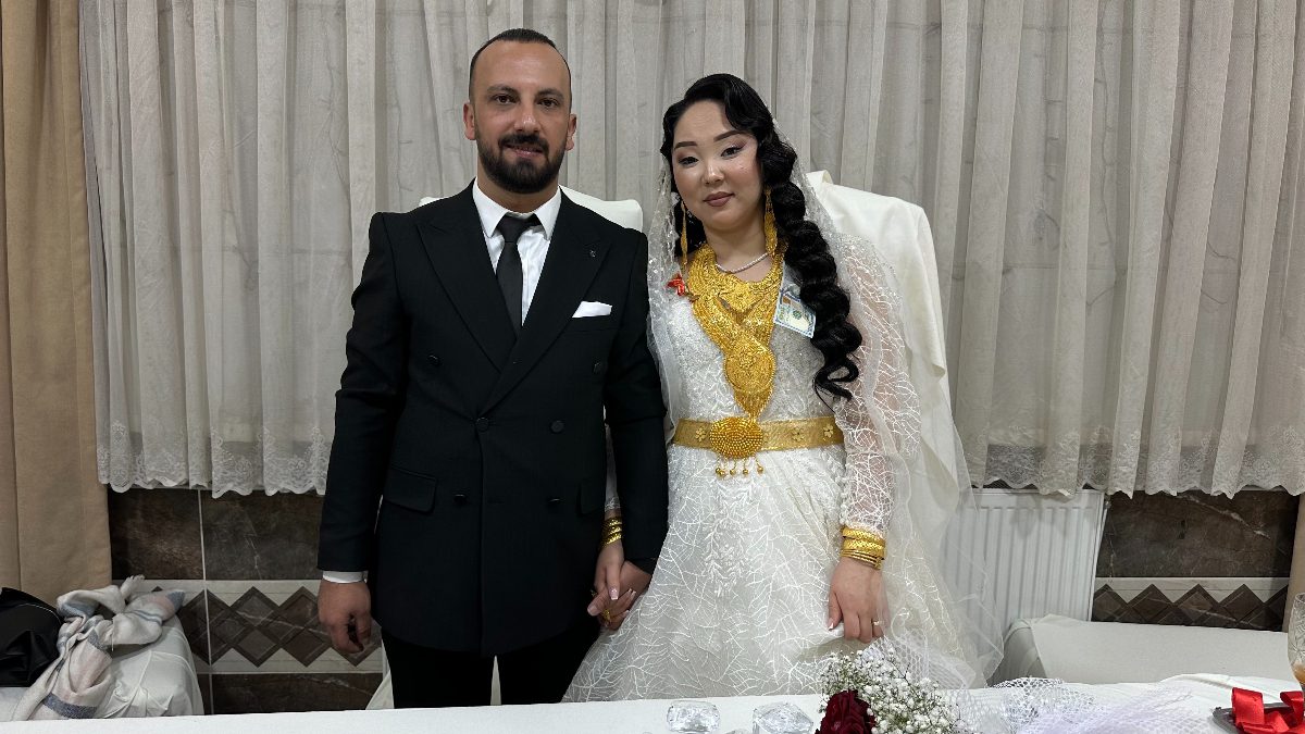 Yüksekova ilçesinde yaşayan Halim Batmaz, İstanbul'da bir kargo şubesinde tanıştığı