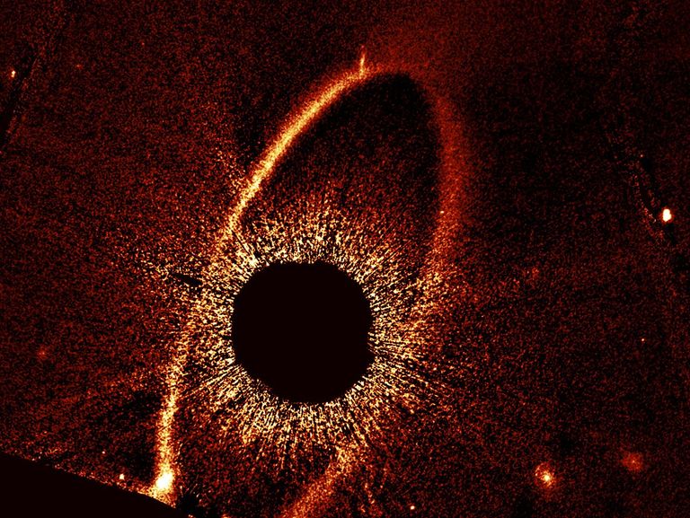 ABD Havacılık ve Uzay Ajansı'nın (NASA) Hubble Uzay Teleskobu, iki