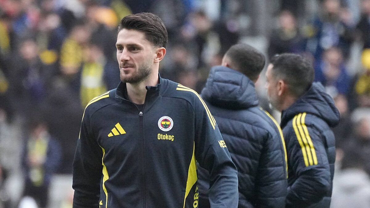 Fenerbahçe'nin orta saha oyuncusu İsmail Yüksek, Eyüpspor maçının ardından "Çalışmalarımızın