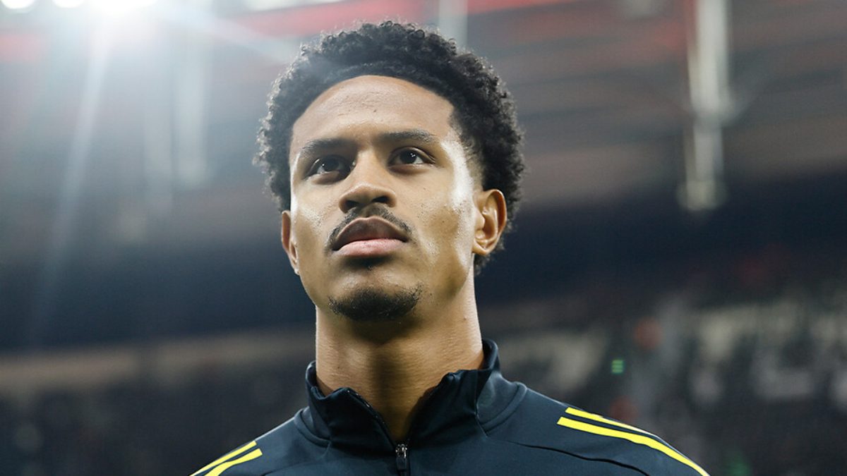 Fenerbahçe'nin savunma oyuncusu Jayden Oosterwolde, "İyi bir sezon geçiriyoruz. Sezon