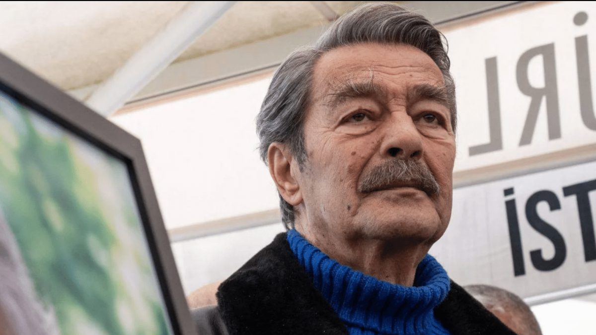 Rahatsızlığından beri 1 yıldır fizik tedavi gören Kadir İnanır'ı İstanbul