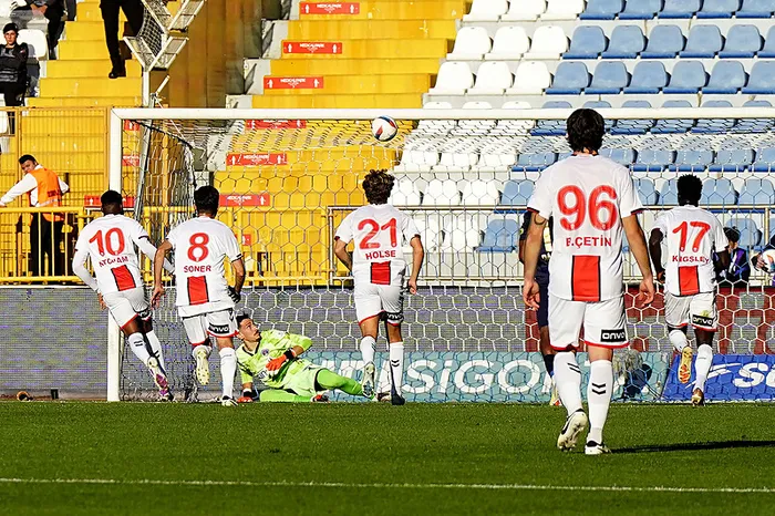 8 dakikada 2 penaltının kaçtığı Kasımpaşa-Samsunspor maçı için soruşturma başlatıldı.