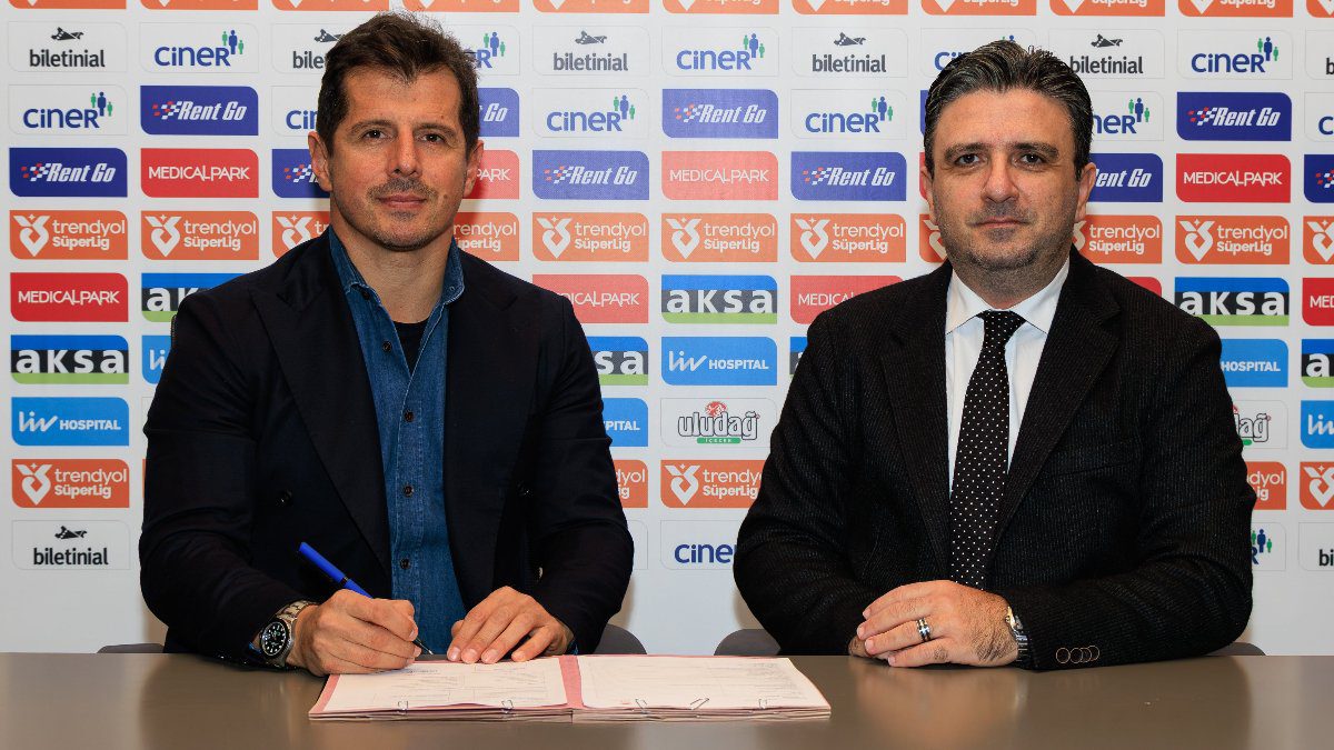 Süper Lig ekibi Kasımpaşa’da teknik direktörlük değişimi yaşandı. Sezona Şota