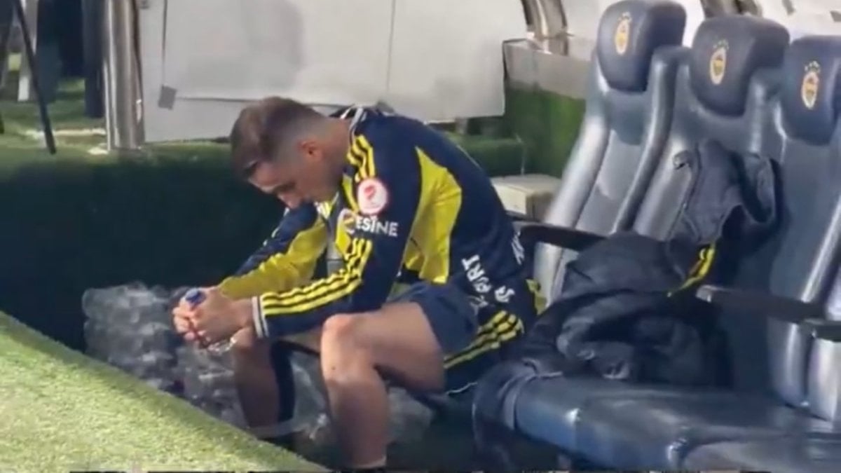 Fenerbahçeli futbolcu Kerem Aktürkoğlu, Beşiktaş derbisi sonrası büyük üzüntü yaşadı.