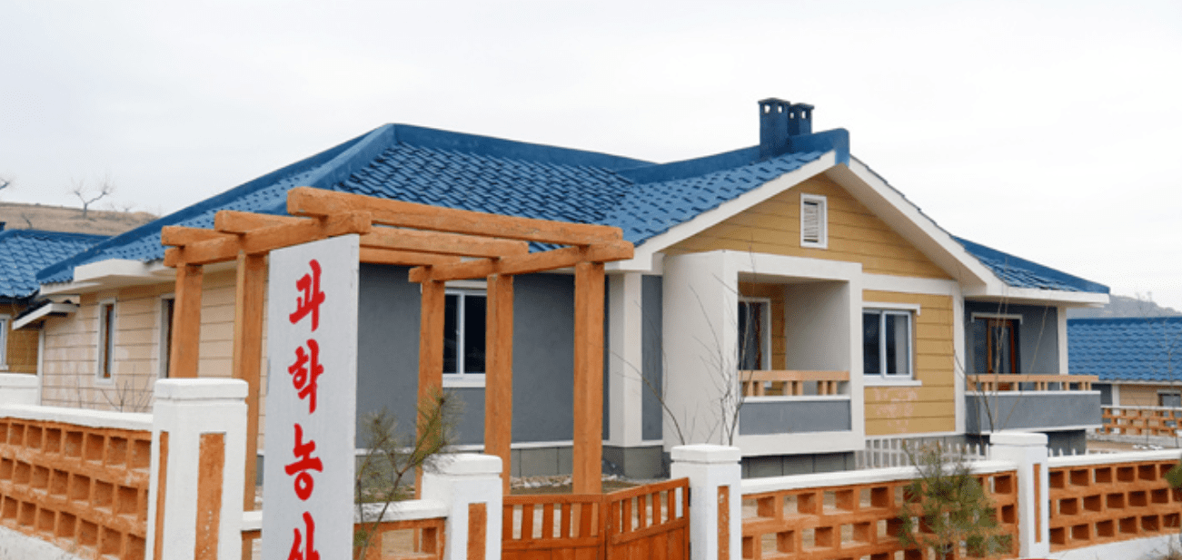 Kuzey Kore yönetimi, tarım işçileri için hazırladığı evleri törenle yeni