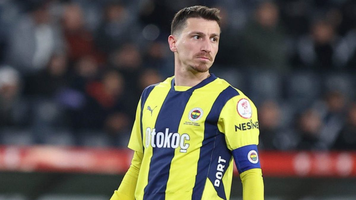 Fenerbahçe futbolcuları Mert Hakan Yandaş, Çağlar Söyüncü ve İrfan Can