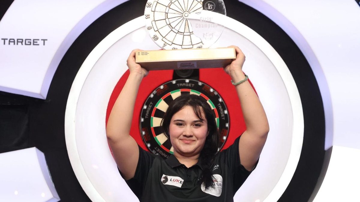 İngiltere’de düzenlenen WDF Dünya Dart Şampiyonası’nda rakiplerini tek tek eleyen