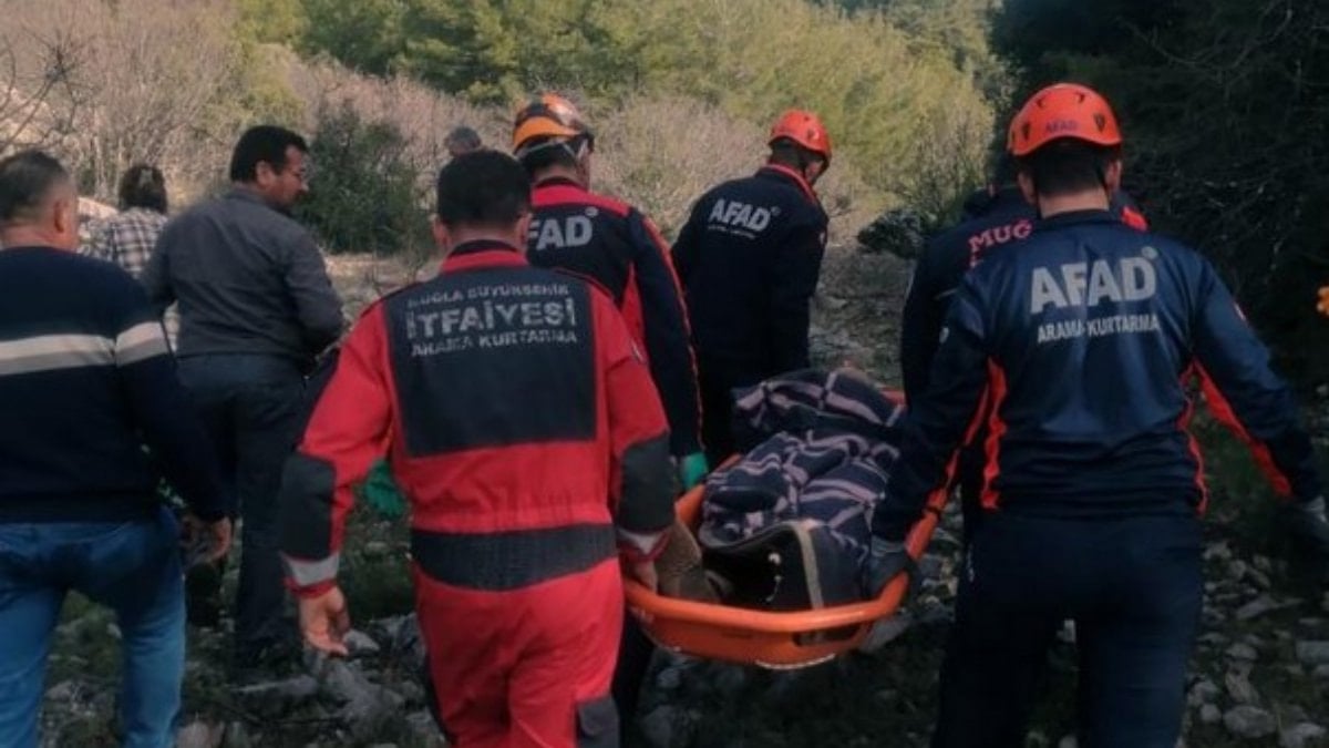 Menteşe ilçesinde hayvanlarını otlatırken kayalıklardan düşen 72 yaşındaki vatandaş, AFAD