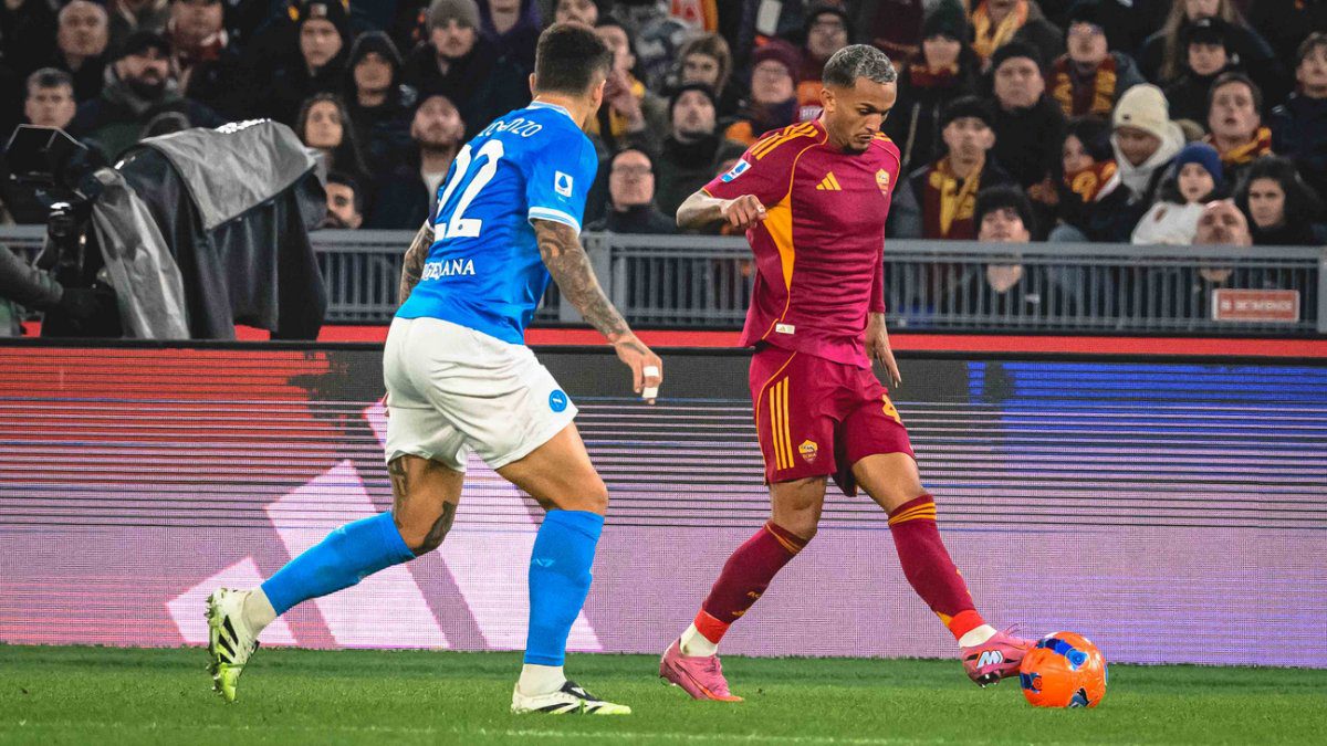 İtalya Serie A'nın 13. haftasında Napoli, deplasmanda Roma'yı 1-0 mağlup
