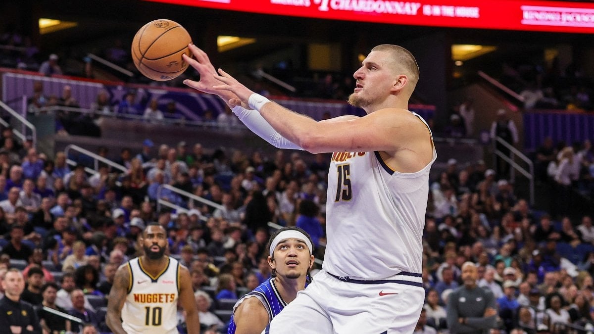 Amerikan Basketbol Ligi'nde Denver Nuggets'ın Sırp yıldızı Nikola Jokic, diz
