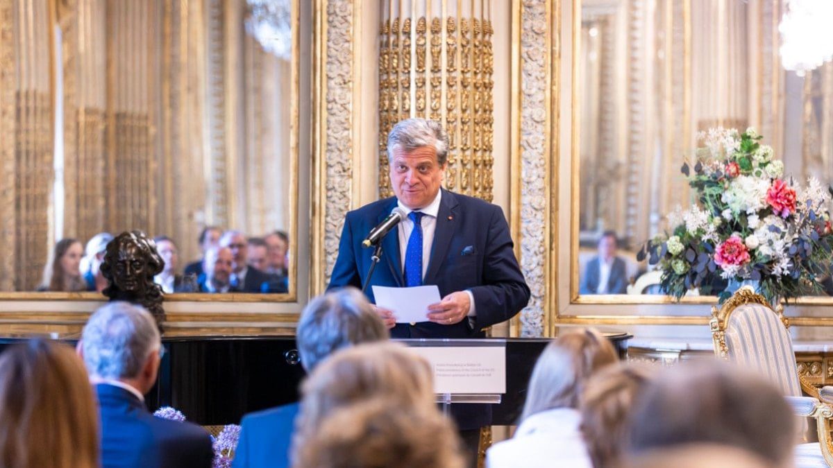 Polonya Dışişleri Bakanlığı, sahte diploma soruşturması nedeniyle ülkenin Paris Büyükelçisi