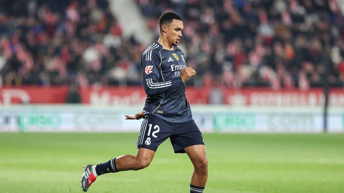 Real Madrid forması giyen İngiliz oyuncu Trent Alexander-Arnold'un sakatlığı nedeniyle
