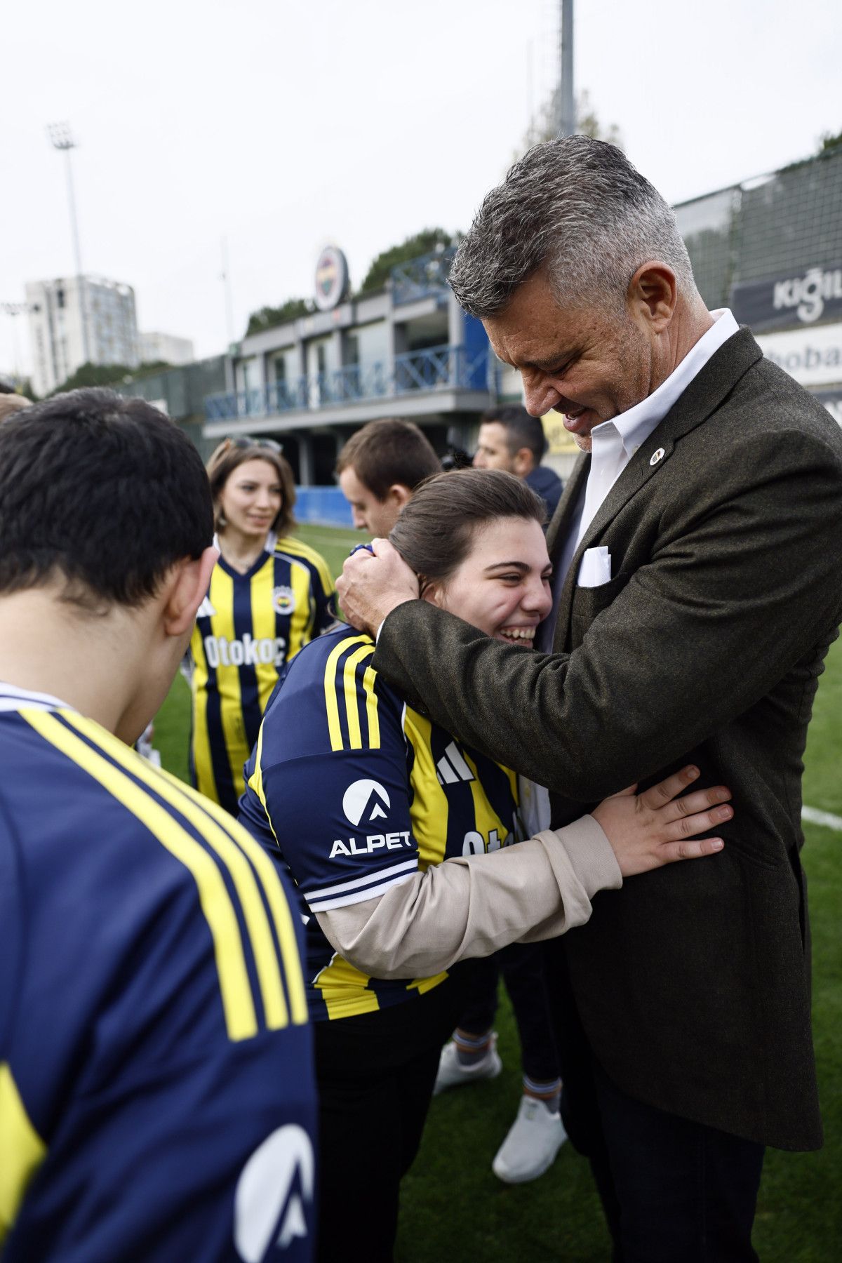 Can Bartu Tesisleri'nde Fenerbahçe Başkanı Sadettin Saran ve futbolcularla bir