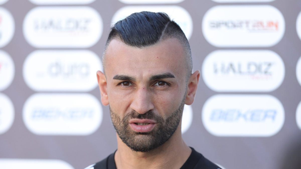Kocaelispor forması giyen Serdar Dursun, Galatasaray'ın golcü Victor Osimhen için