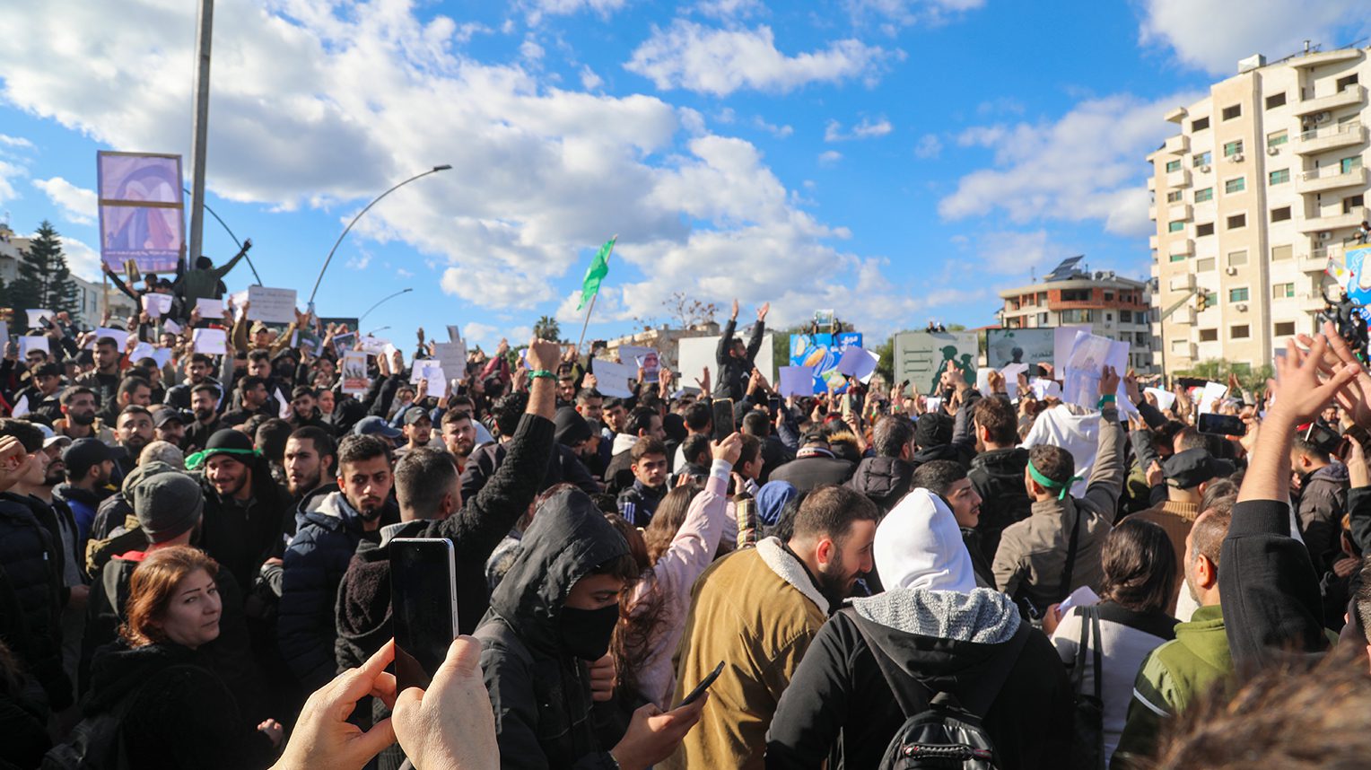 Suriye'nin sahil şeridinde yer alan Tartus ve Lazkiye’deki şiddet olaylarının