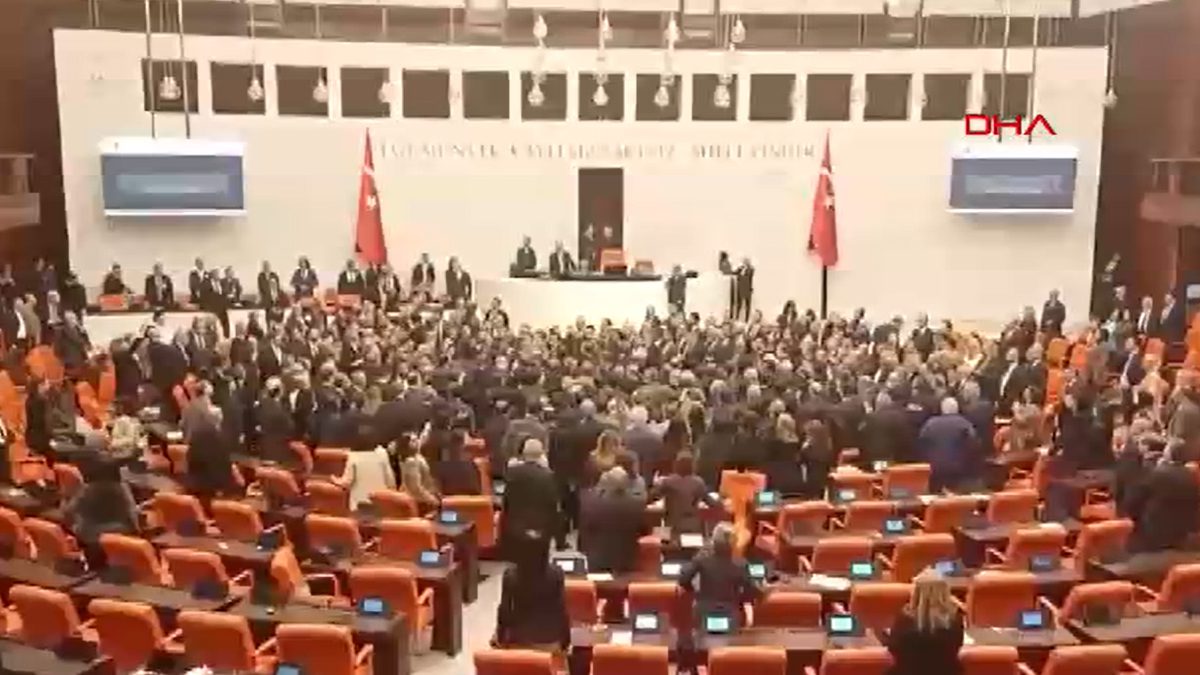 TBMM Genel Kurulu’nda 2026 bütçesi görüşmelerinin tamamlanmasının ardından AK Parti