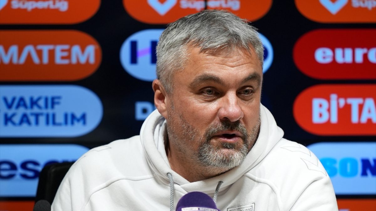 Samsunspor Teknik Direktörü Thomas Reis, "Takım halinde zor bir süreçten