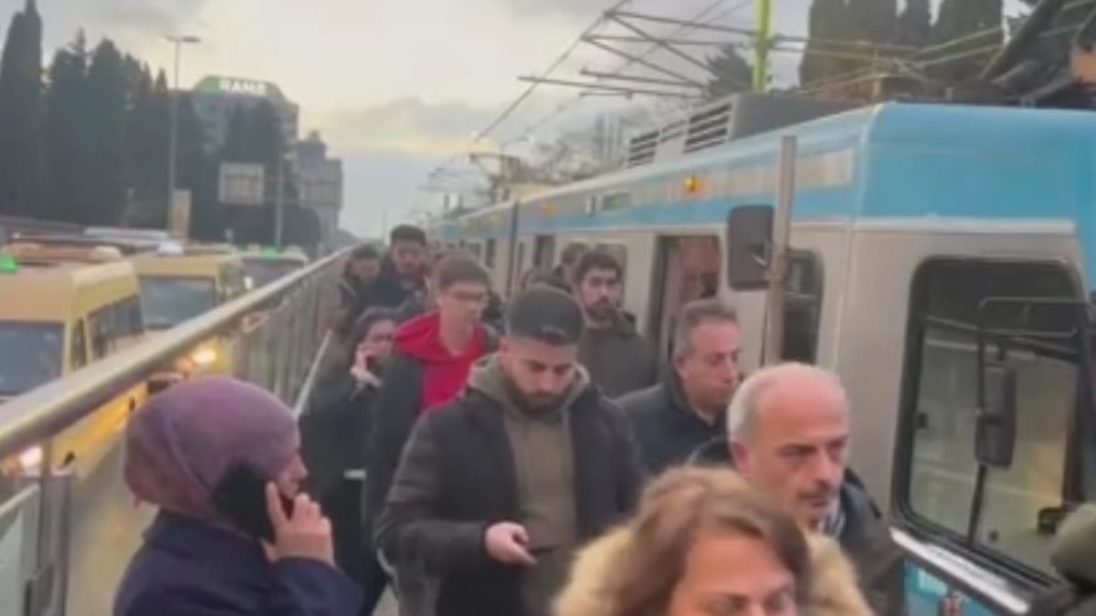 İstanbul’da Fatih ile Sultangazi arasında hizmet veren T4 Topkapı–Mescidi Selam