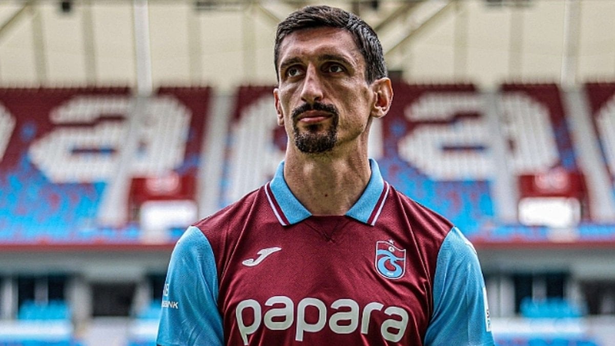 Bordo-mavili ekibin tecrübeli savunmacısı Stefan Savić’in sağ alt baldır kas
