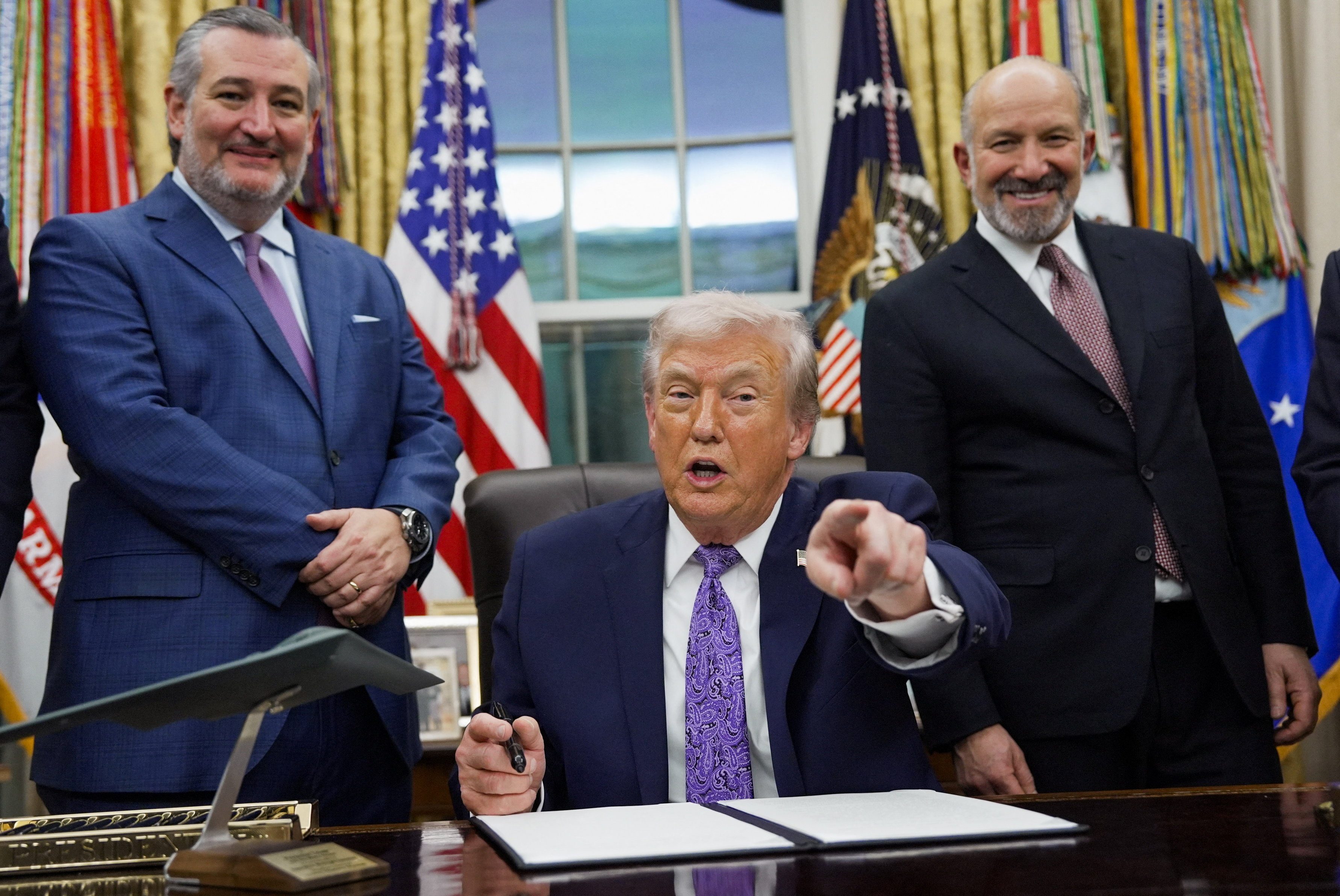 ABD Başkanı Trump, yapay zeka teknolojisini düzenlemek isteyen eyalet yasalarının