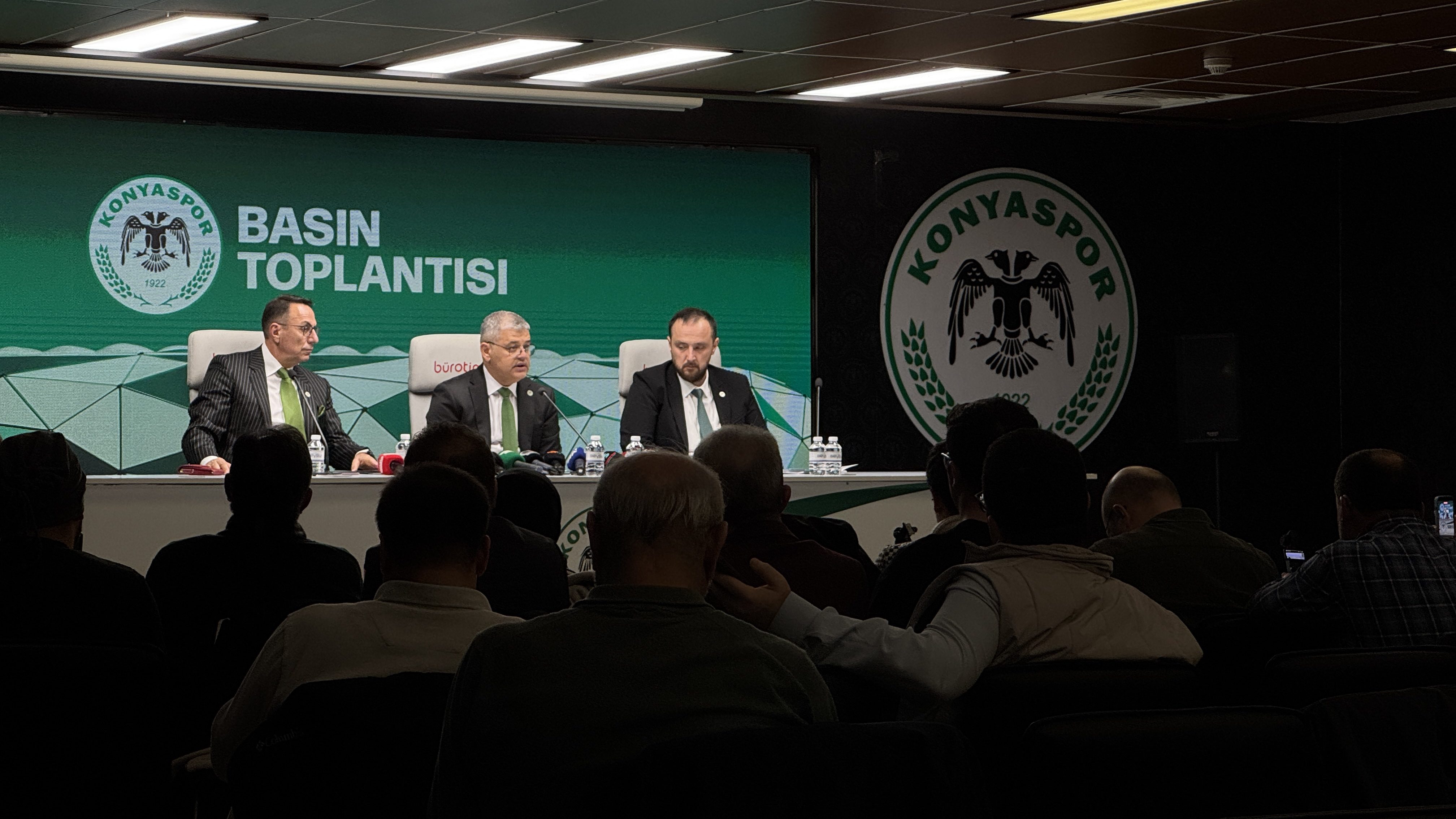 TÜMOSAN Konyaspor Başkanı Ömer Atiker, devre arası transfer çalışmalarının sürdüğünü