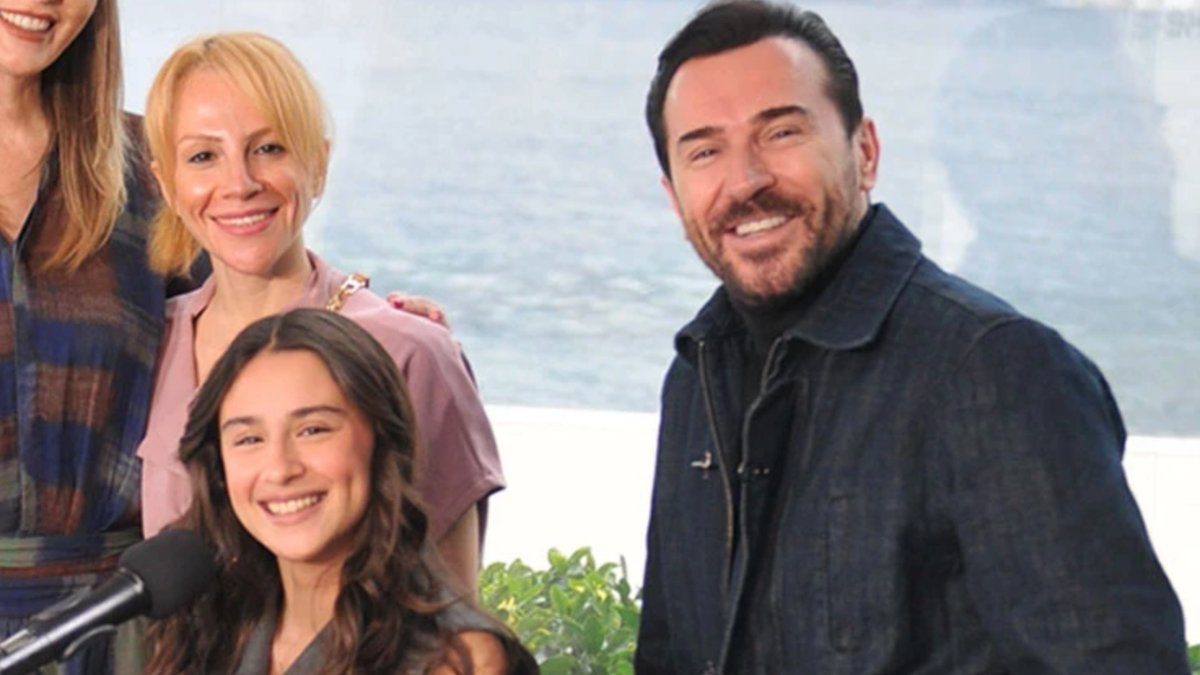 Ünlü şarkıcı Uğur Arslan'ın kızı Ceylin Selin Arslan büyüdü. Babasının