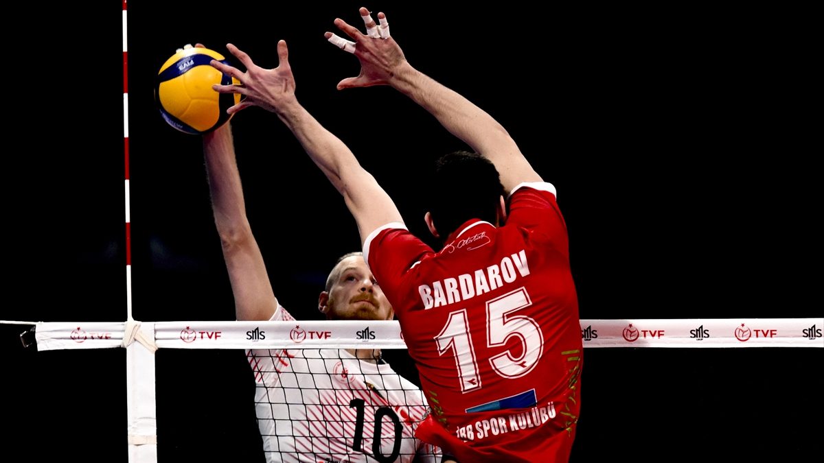 Voleybol Efeler Ligi'nin 12. haftasında Ziraat Bankkart, konuk ettiği İstanbul